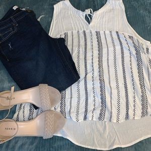 18/20 white and blue linen tank top